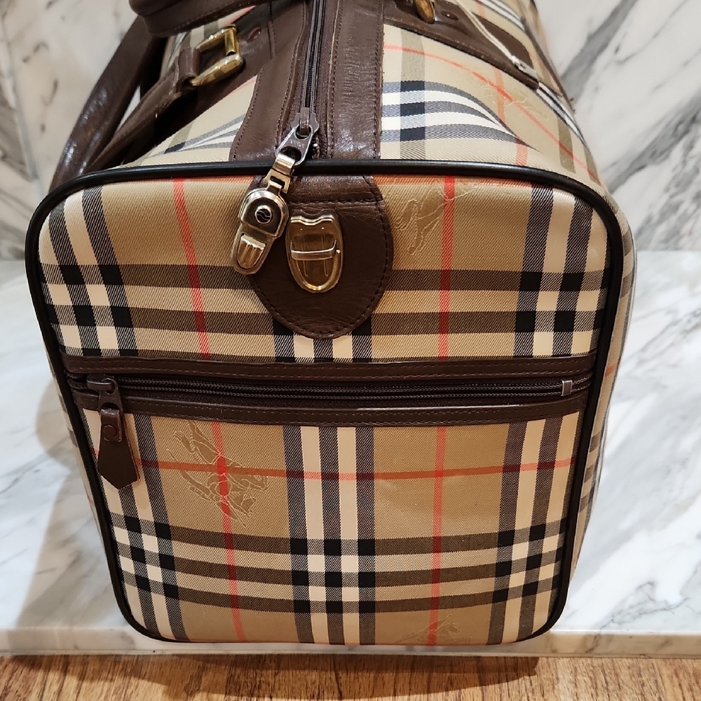 Burberry Tan and Brown Duffel  Travel Bag with Iconic Design - Picture 4 of 16